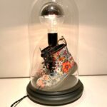 lampe créée avec des objets trouvés