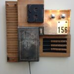 Luminaire créé à base d'objets recyclés